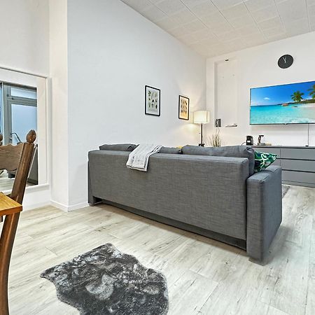 2 Zimmer Apartment Fuer 6 P, 15 Min Zum Flughafen Esslingen am Neckar Exteriör bild