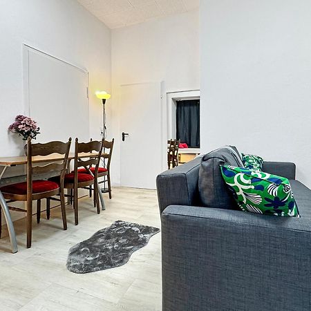 2 Zimmer Apartment Fuer 6 P, 15 Min Zum Flughafen Esslingen am Neckar Exteriör bild