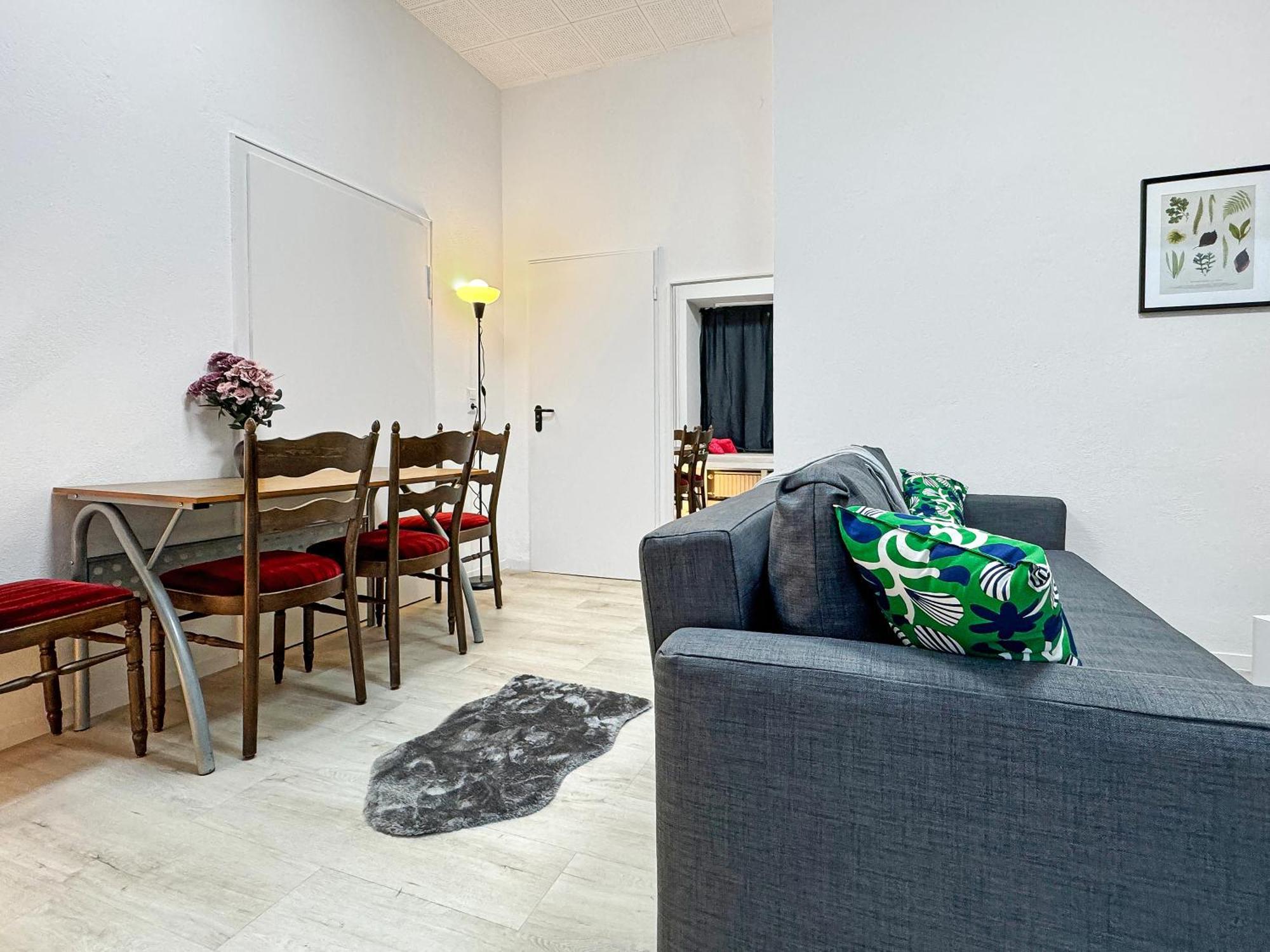 2 Zimmer Apartment Fuer 6 P, 15 Min Zum Flughafen Esslingen am Neckar Exteriör bild